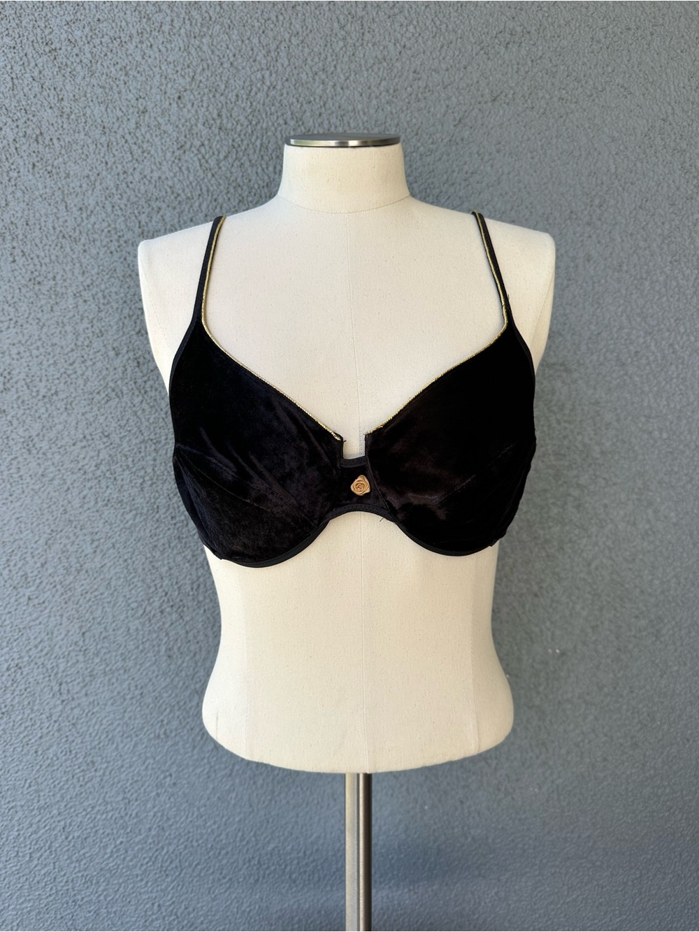 Vintage 90s Y2K Victoria’s Secret Black Velvet Underwire Bra 38B